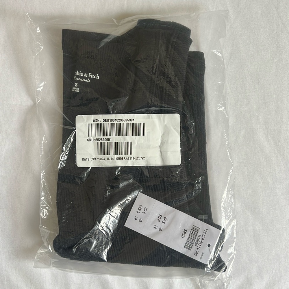 Abercrombie Essential Scoopneck Tank (NWT)